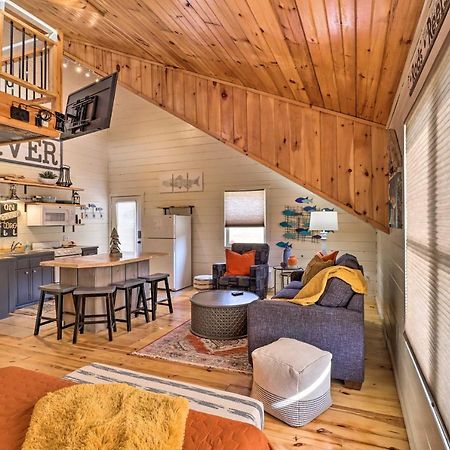 Pet-Friendly Studio With Loft And Mountain Views! Exterior photo
