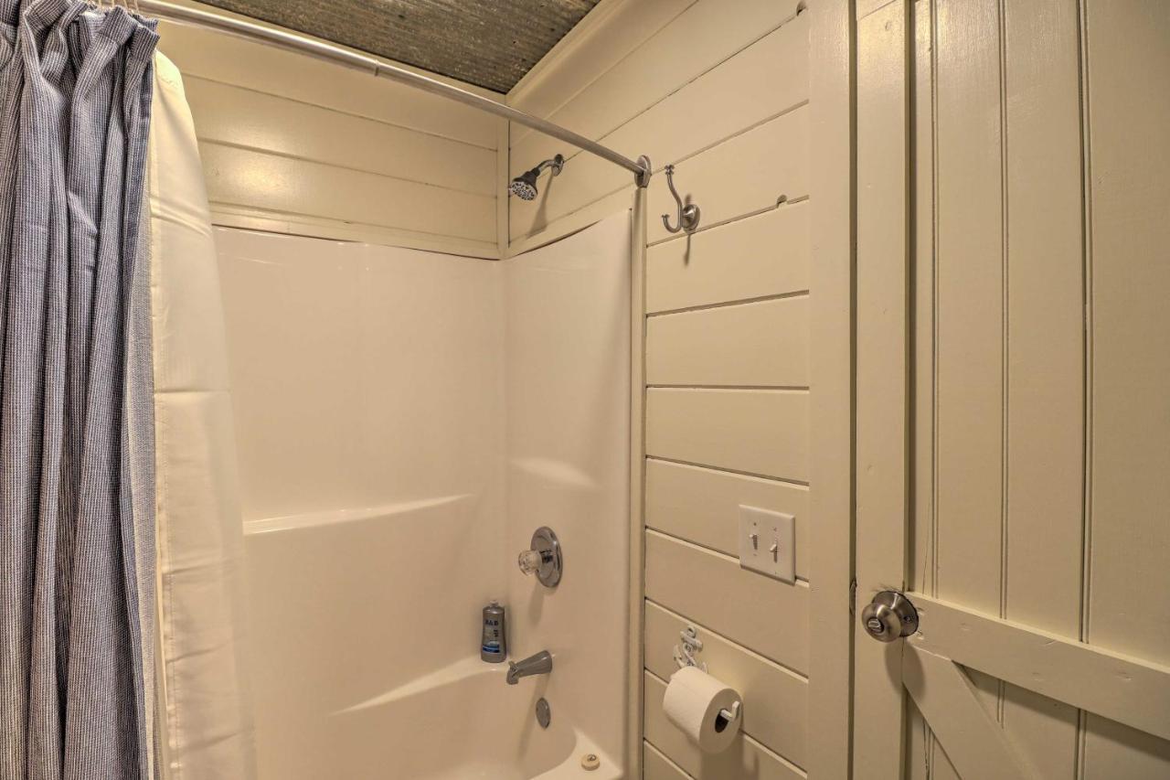 Pet-Friendly Studio With Loft And Mountain Views! Exterior photo
