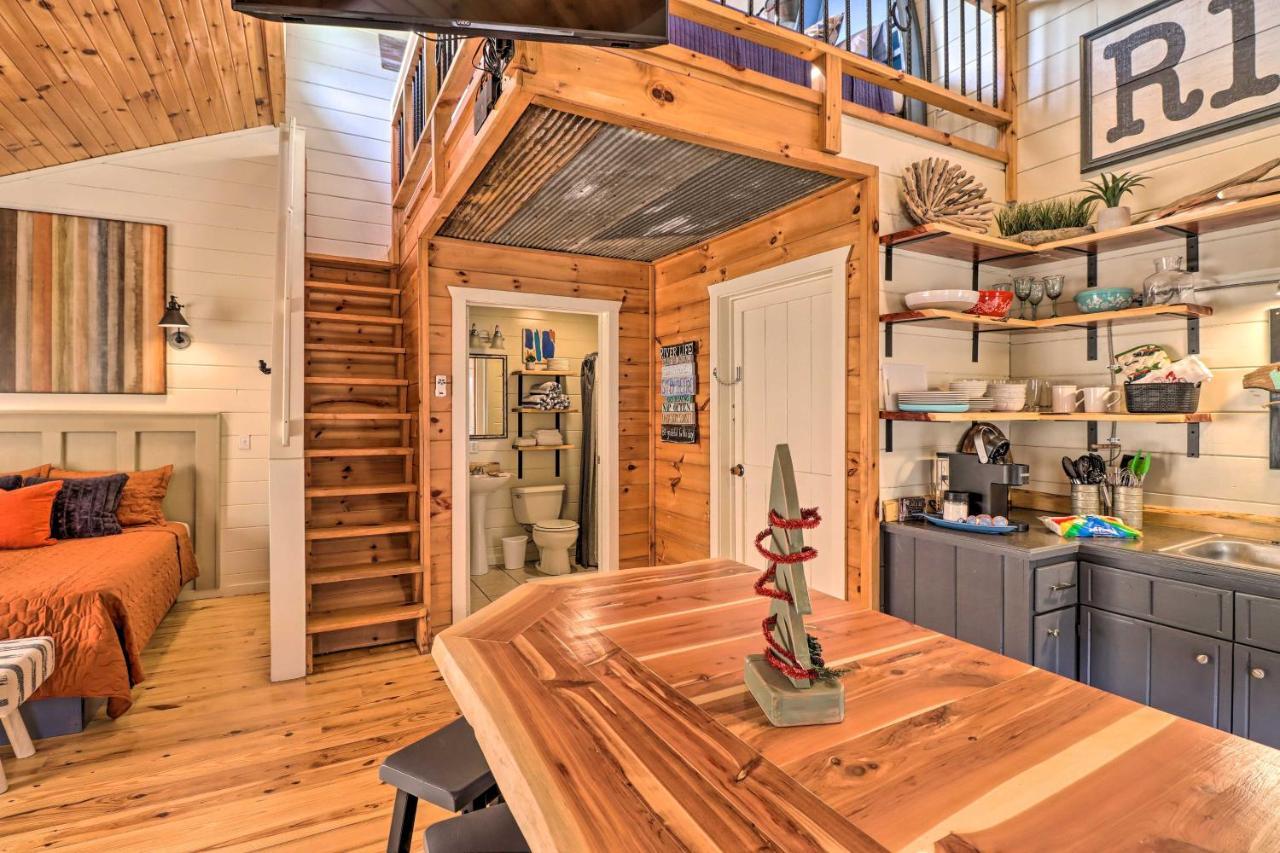 Pet-Friendly Studio With Loft And Mountain Views! Exterior photo
