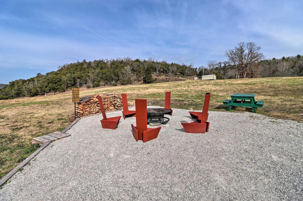 Pet-Friendly Studio With Loft And Mountain Views! Exterior photo